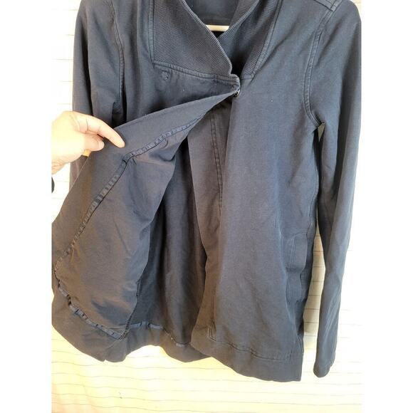 Lululemon Belle Wrap Asymmetrical Sweatshirt in Navy Blue, sz 2 - Picture 5 of 13